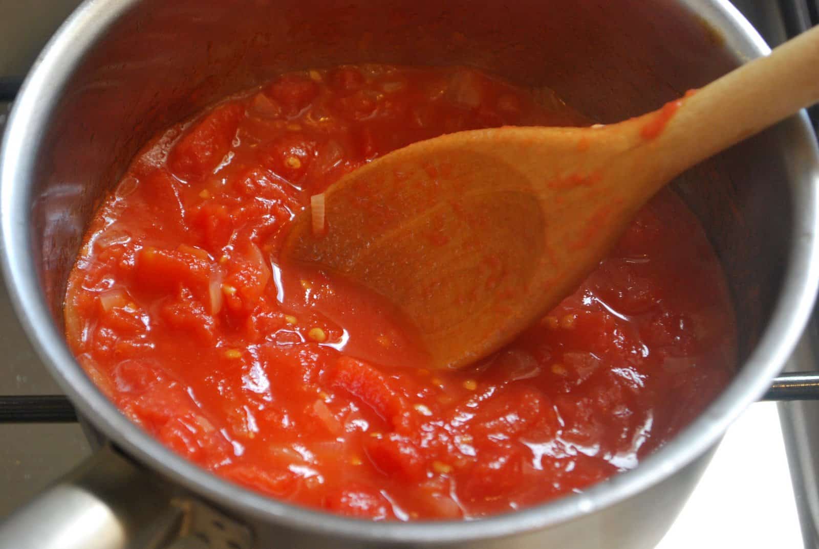 Molho de Tomate Caseiro: A Base de Todas as Delícias!