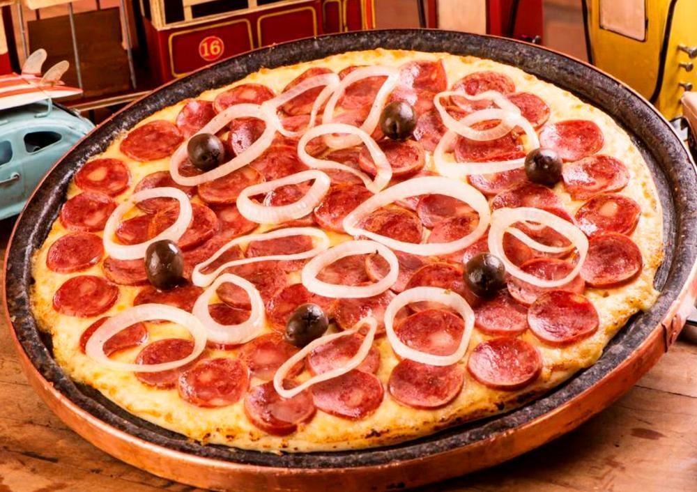 pizza de calabresa caseira