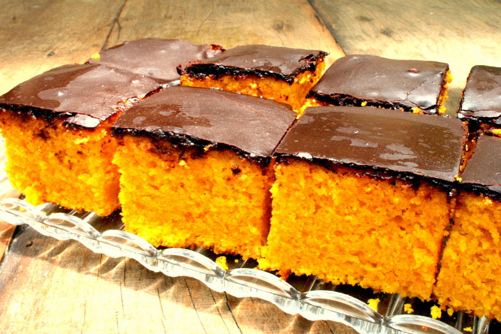 Bolo de Cenoura com Cobertura de Chocolate